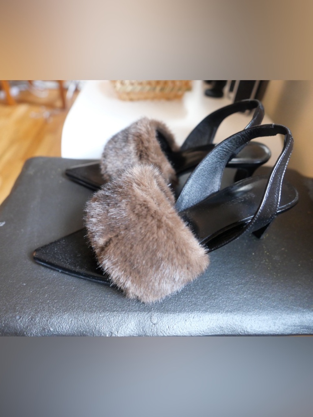 Salondeju Shearling Slingback Heels